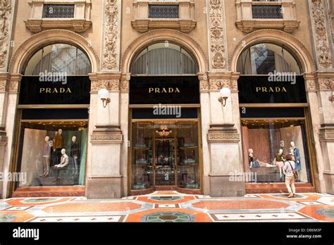 prada milano store